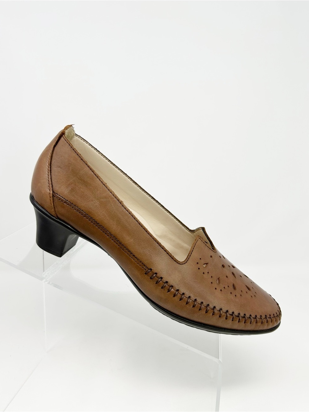 SAS Sonyo Brown Leather Slip-On Dress Pumps Low Block Heel Almond Toe Size 8M